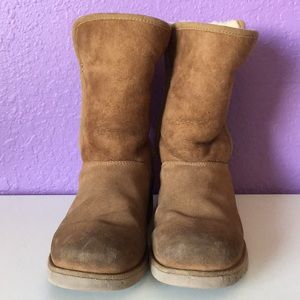 GIRLS UGG BOOTS